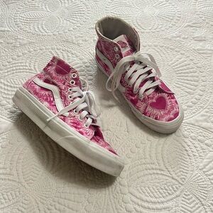 VANS Sk8-Hi Skater Sneakers Shoes Pink White Heart Tie Dye Ankle Size 7.5
